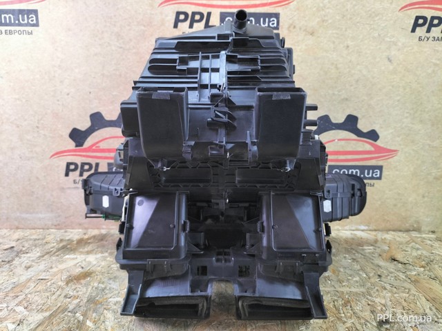 687960001R RENAULT купить в Ирпень