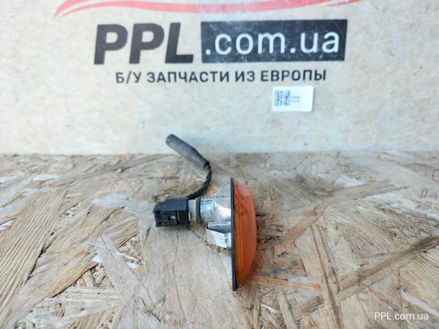 Повторитель поворота на крыле, правый 6911368 BMW