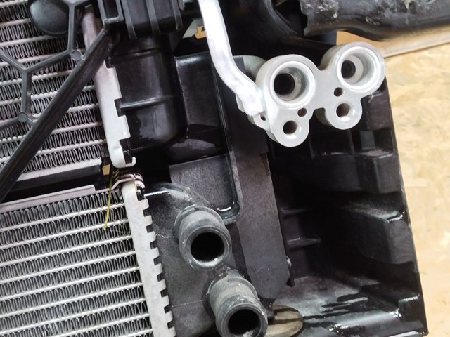 Монтажная панель крепления фар 6C0805588H VAG