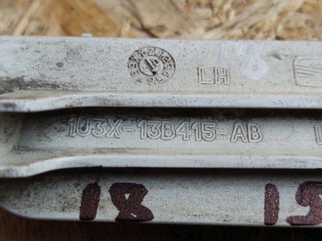 6L6945105 Левый отражатель заднего бампера купить Ирпень