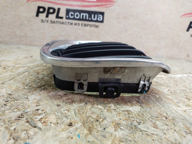 7239022 BMW Решетка радиатора правая купить в Полтава