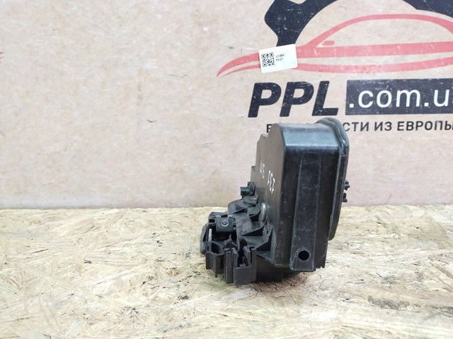 7318414 BMW Замок двери задней правой купить в Черновцы