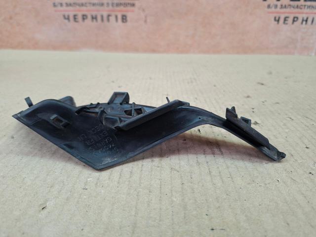 Заглушка жабо боковая 7405A537 MITSUBISHI