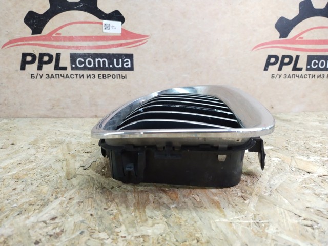 7412323 BMW Решетка радиатора левая купить в Киев