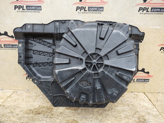 745149909R Днище багажника (ниша запасного колеса) купить Кривой Рог