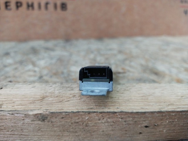 7P6035552P Усилитель сигнала антенны купить Одесса