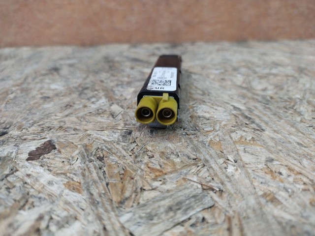 VAG 7P6035552P Усилитель сигнала антенны в наличии Ирпень