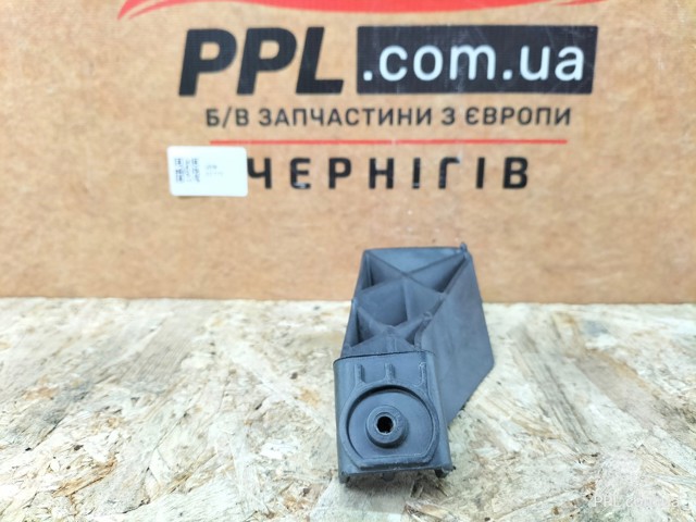 VAG 7P6807045 Кронштейн бампера заднего левый в наличии Днепр