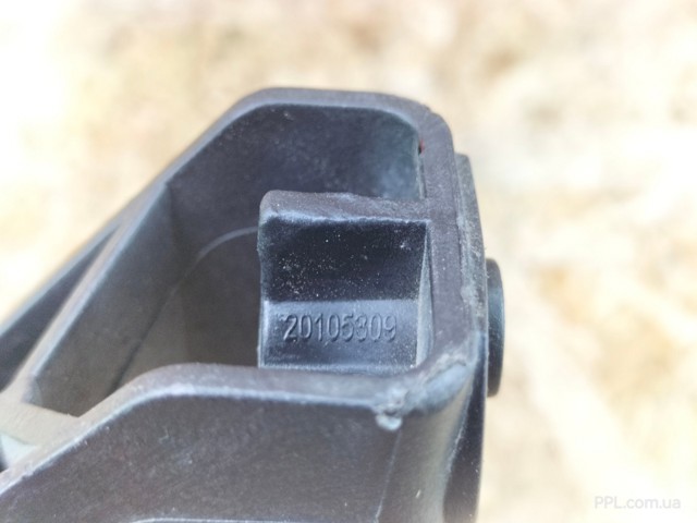 7P6807045 VAG Кронштейн бампера заднего левый купить в Хмельницкий