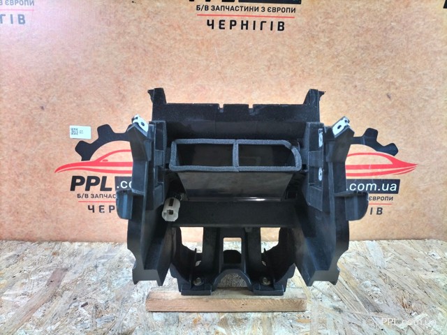 VAG 7P6863762 в наличии Черновцы