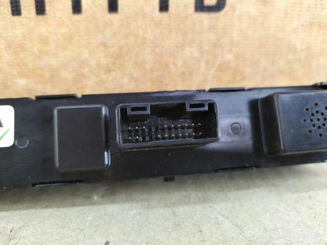 8002B409 MITSUBISHI Кнопка включения аварийного сигнала купить в Сумы