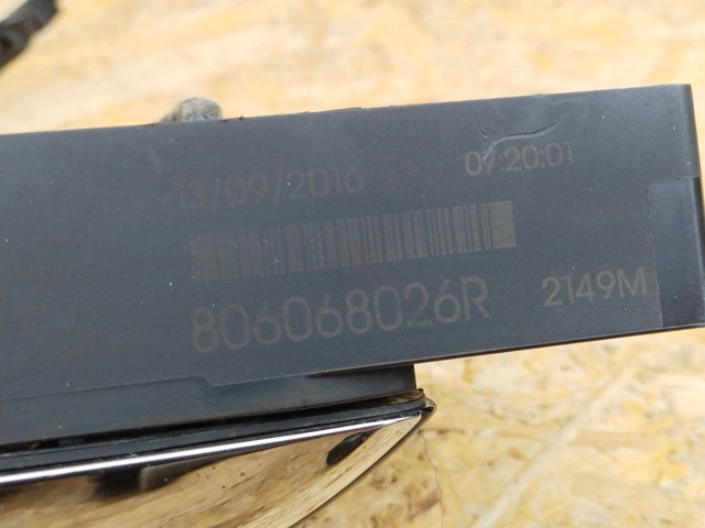 806068026R Держатель наружной ручки двери правых дверей купить Львов