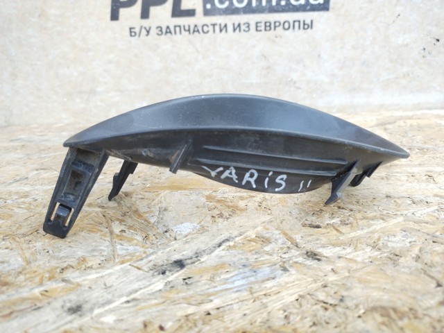 Решетка переднего бампера, левая 8148252110 TOYOTA