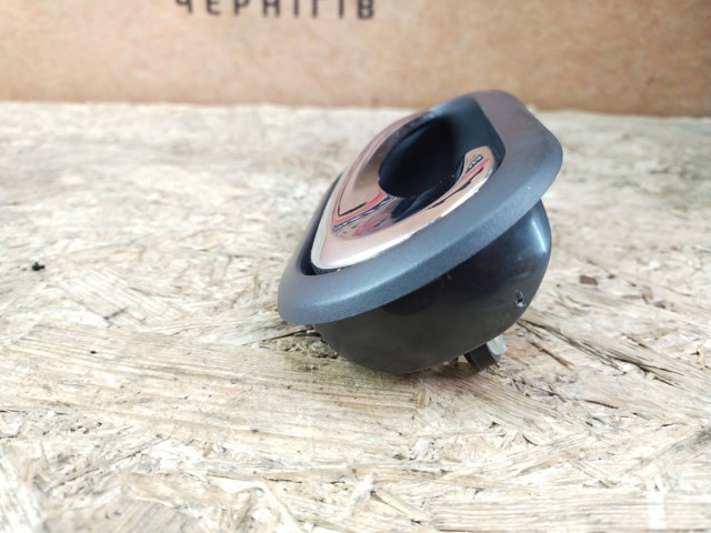 Наружная ручка правой двери 8200733847 RENAULT
