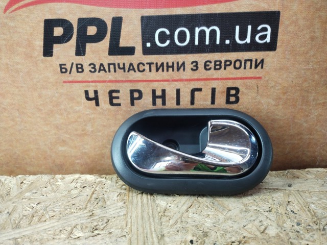 RENAULT 8200733847 Ручка двери правой внутренняя передняя/задняя в наличии Одесса