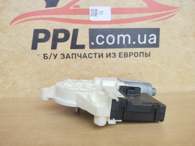 827310002R RENAULT Мотор стеклоподъемника двери задней левой купить в Ровно