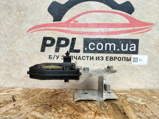 8620732 Кронштейн радиатора нижний купить Павлоград