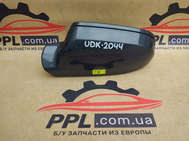 Накладка левого зеркала заднего вида 8F0857527B VAG