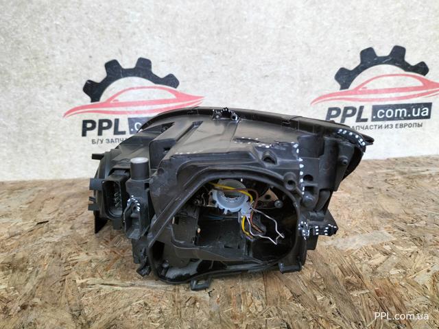 VAG 8J0941004M Правая фара в наличии Черкассы
