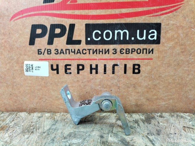 VAG 8V0831402 Петля двери передней правой в наличии Полтава
