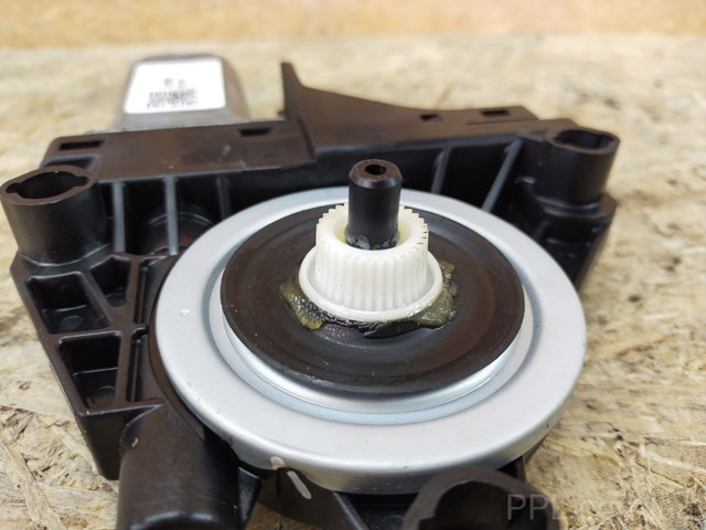 931402103 CHRYSLER Мотор стеклоподъемника двери задней левой купить в Житомир