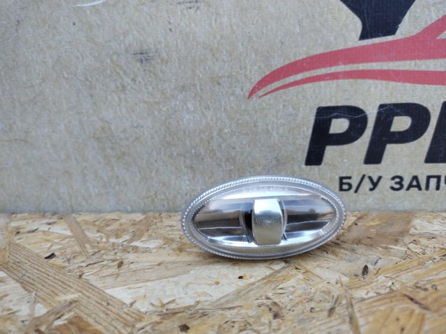 Повторитель поворота на крыло Citroen C-Elysee