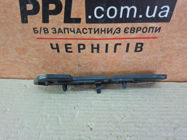 Правое крепление переднего бампера 9680546780 PEUGEOT