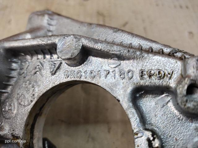 Опора подвесного подшипника передней полуоси 9801017180 PEUGEOT