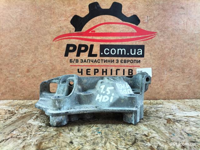 PEUGEOT 9810967480 Кронштейн подушки (опоры) двигателя правой в наличии Украина