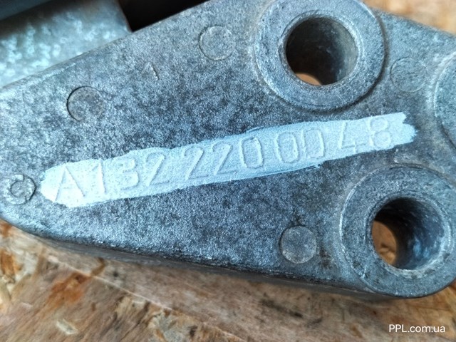 MERCEDES A1322200048 Правая подушка двигателя в наличии Каменское