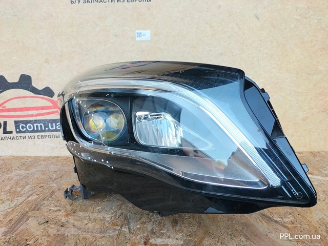 Фара правая A1569067000 MERCEDES