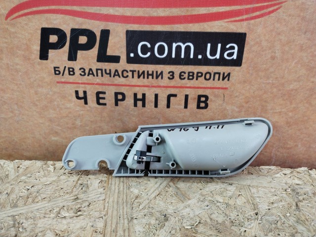 A1697601061 Ручка двери правой внутренняя передняя/задняя купить Одесса