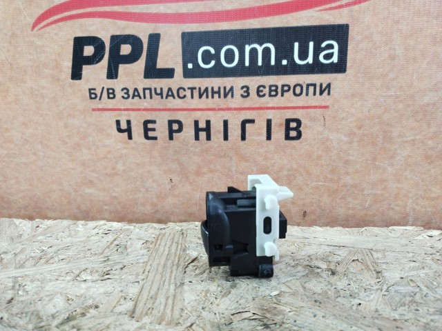 A2038200210 MERCEDES Кнопка включения мотора стеклоподъемника передняя правая купить в Ровно
