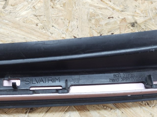 A2136901182 MERCEDES Молдинг лобового стекла левый купить в Ужгород