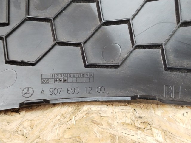 A9076901200 MERCEDES Обшивка стойки кузова внутренняя передняя правая купить в Кривой Рог