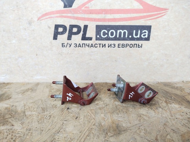 FORD AM51U42900AE Петля крышки багажника в наличии Винница