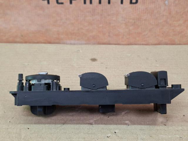Кнопки переднего левого стеклоподъёмника AM5T14A132DB FORD