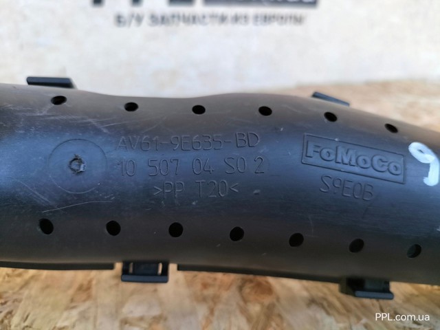 Воздухозаборник Ford Focus 2