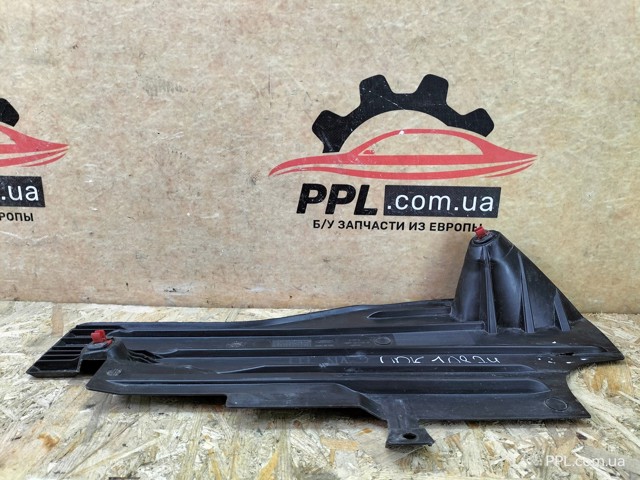 AV61R11779AF Левый дефлектор радиатора купить Каменское