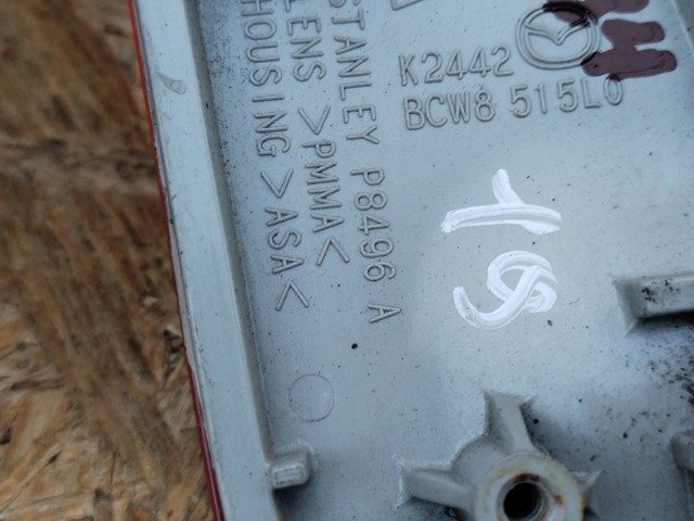 MAZDA BCW8515L0 Правый катафот заднего бампера в наличии Днепр