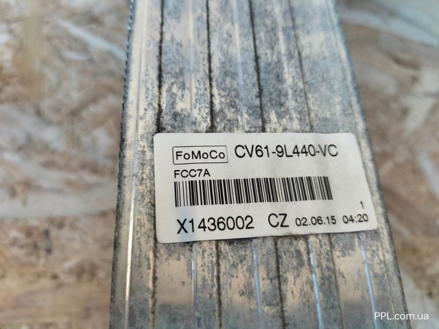 CV619L440VC FORD Радиатор интеркуллера купить в Ужгород