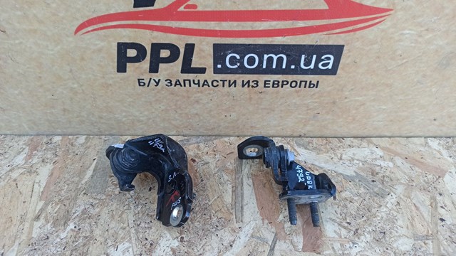 DS7Z5426811B Петля двери задней левой купить Одесса