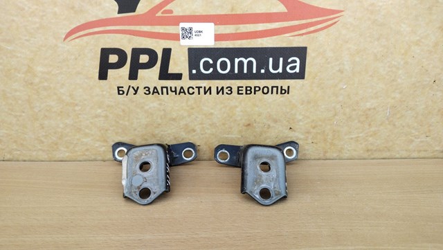 Завеса двери передней правой F15158210B MAZDA