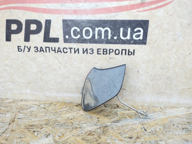 Заглушка буксировочного крюка в передний бампер Форд Фокус 3