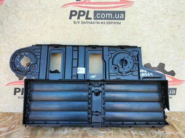 Кронштейн решетки радиатора KT118473BC FORD