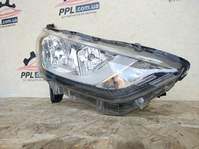 FORD KT1B13W029AF Правая фара в наличии Львов