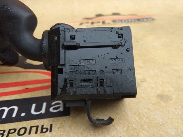M29843 HONDA Правый подрулевой переключатель купить в Украина