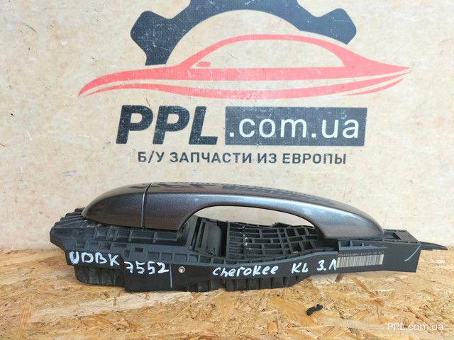 CHRYSLER P68082689AD в наличии Запорожье
