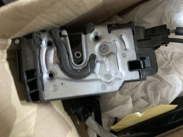 Дверной замок передний правый 0997205602 MERCEDES
