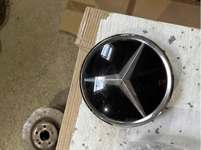 MERCEDES 1648880411 Эмблема решетки радиатора в наличии Сумы